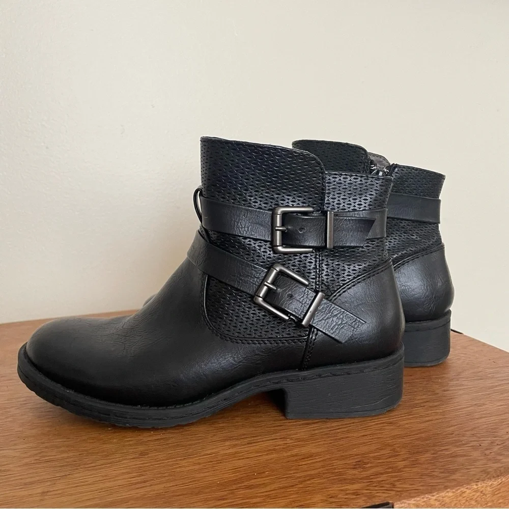 Bass Ankle Boots -SABRINA